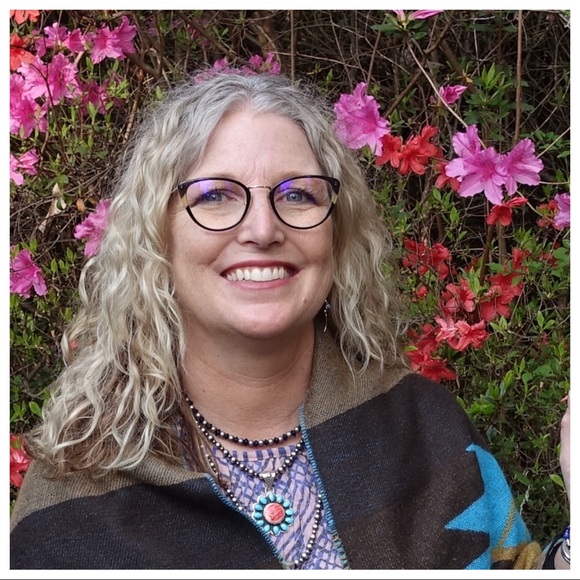 Meet your Posher, Wendy - Picture 4 of 4